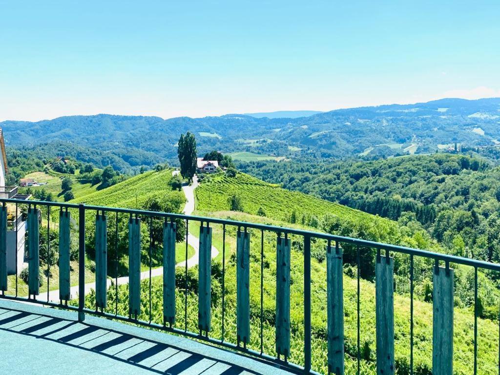 Weinberg Apartment Leutschach Bagian luar foto